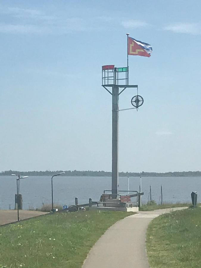 Bellemare Bungalow Lauwersmeer Mit Ueberdachte Veranda Und Eingezaeuntem Garten Anjum Eksteriør billede